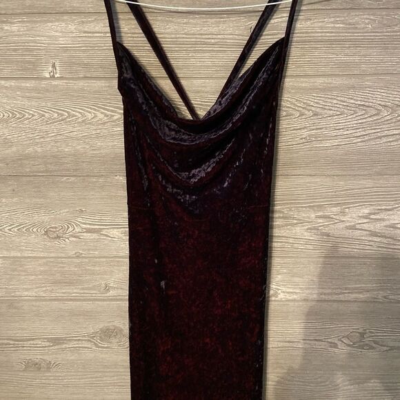 Sabora‎ crushed Velvet black/Red Dress size medium - Picture 4 of 9